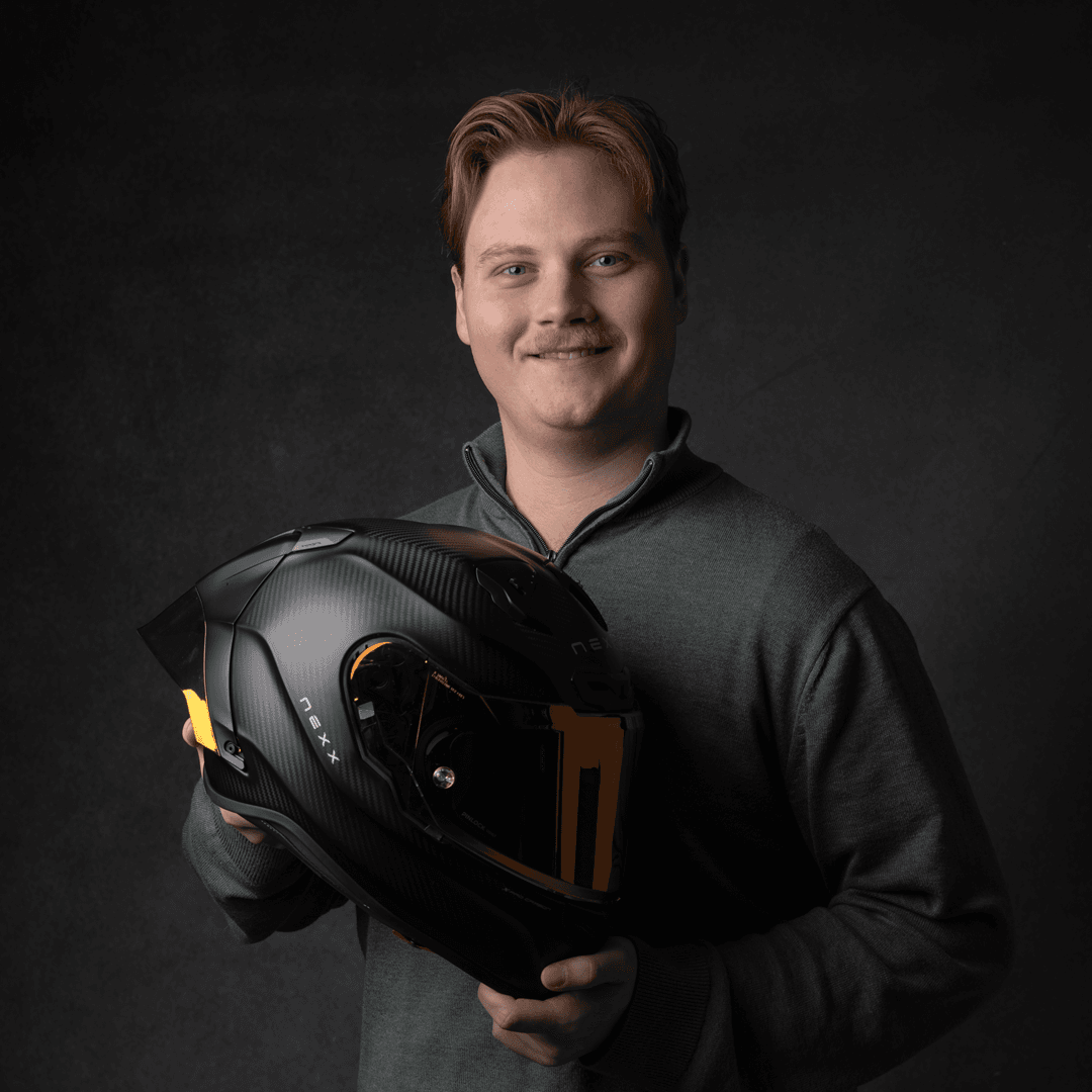 Nico afgebeeld met zijn hobby motorrijden.